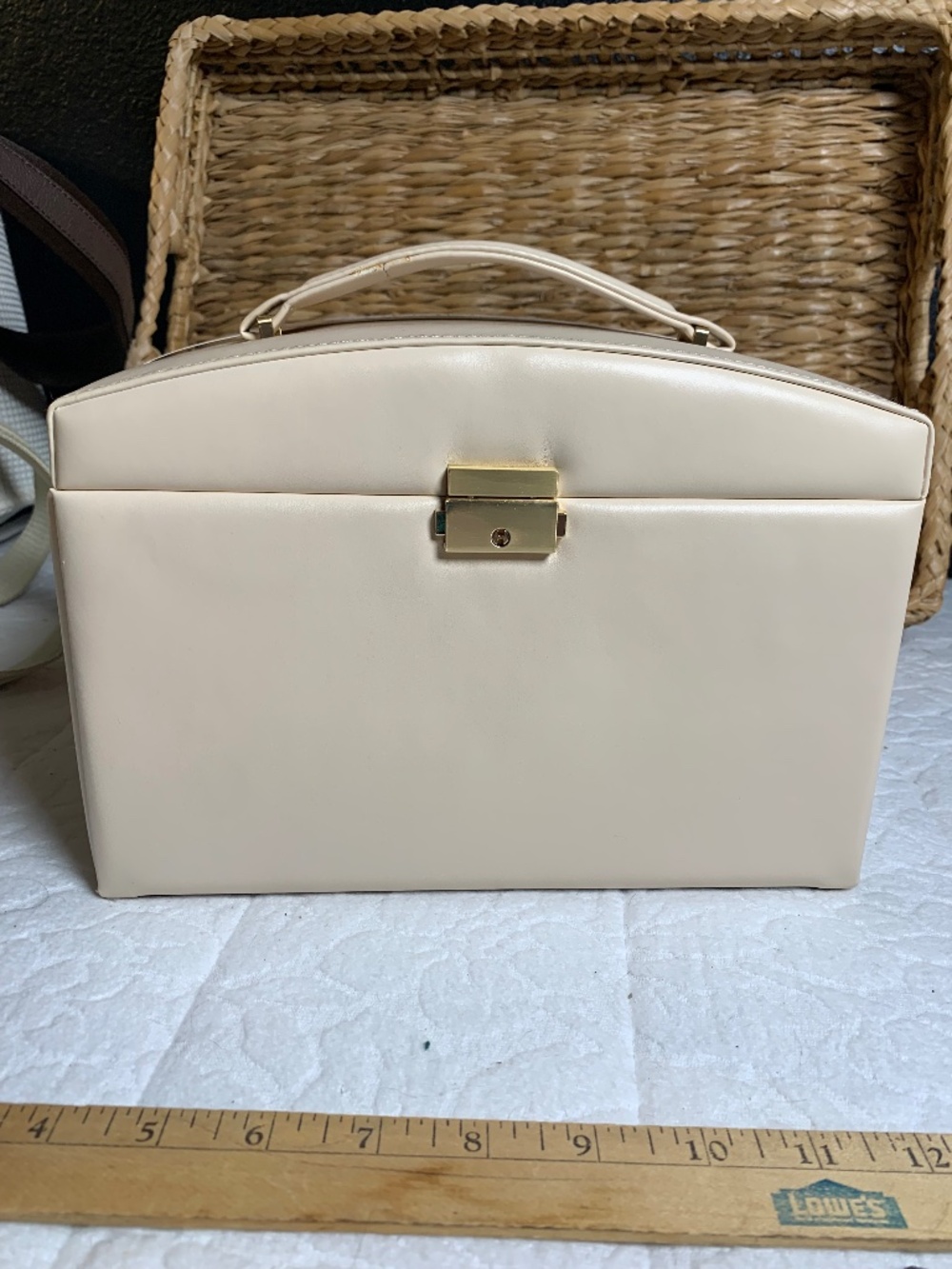 Gemma Layne locking jewelry box cream NWT